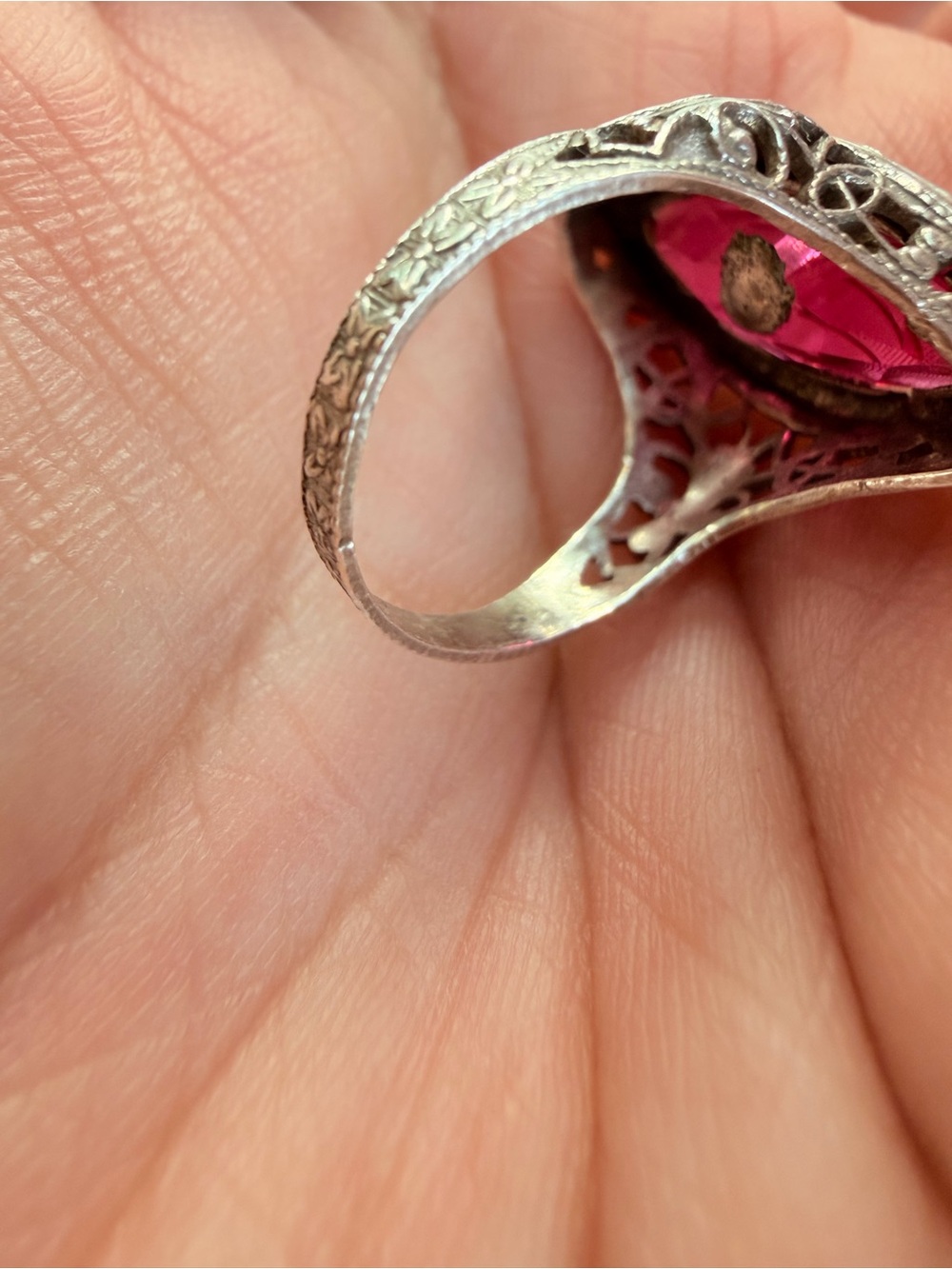 Antique Edwardian Pink-Red Sunburst Glass Filigree Marquise Ring - Picture 12 of 13